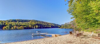 Beautiful & Spacious Condo w/ Pool, Lake Access - Close to Skiing