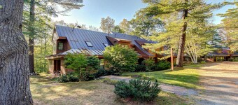 Beautiful & Spacious Condo w/ Pool, Lake Access - Close to Skiing