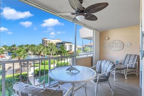 Outdoor dining - Bright Condo in Community | Pool/Steps to Beach (Marco Island)