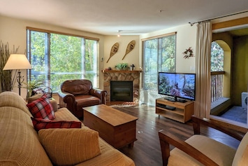 Image of Mountain-Chic Village Location! Heart of Whistler - Minutes to Gondola