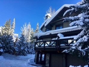 Exterior - Spacious Town Home, Private Hot Tub, Garage (Whistler)