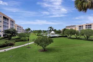 Property grounds - Island-Style Condo | Pool, Spa & Steps to Beach (Marco Island)