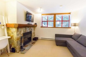 TV, fireplace, offices
