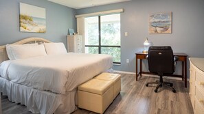 2 bedrooms, iron/ironing board, WiFi, bed sheets - Beach Across Street! 2BR Pool, Fully Loaded (Bradenton Beach)