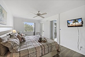 2 bedrooms, iron/ironing board, WiFi, bed sheets - Coastal Style Condo | Pool, Spa & Steps to Beach (Marco Island)