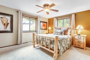 3 bedrooms, iron/ironing board, WiFi, bed sheets