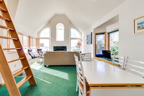 TV, fireplace, DVD player