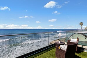 Property grounds - Spacious Beachfront Family Retreat - 819-4 (Oceanside)