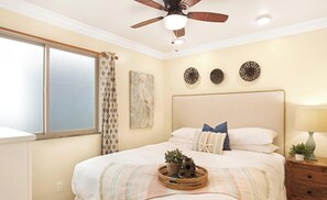 2 bedrooms, iron/ironing board, WiFi, bed sheets