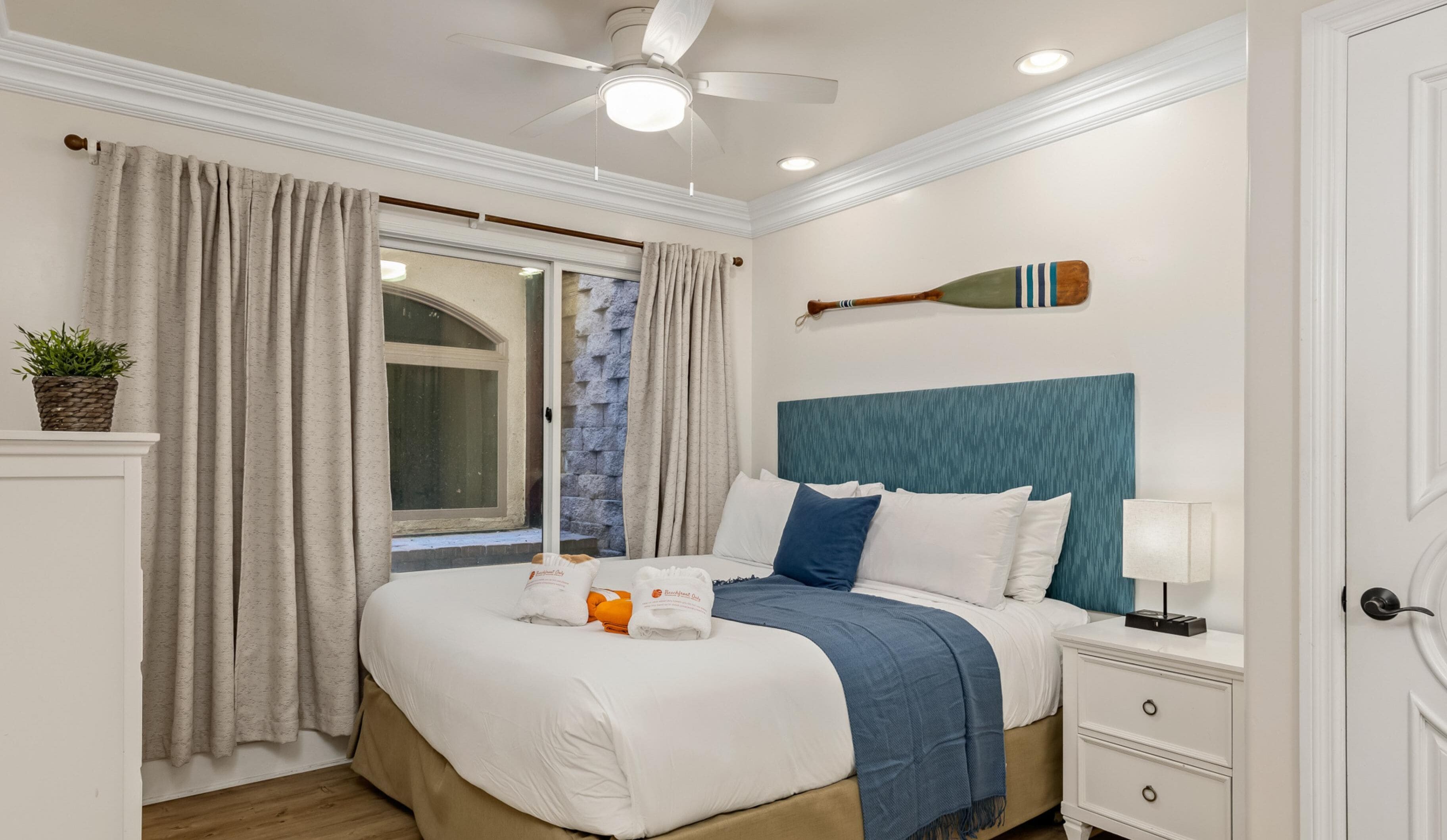 4 bedrooms, iron/ironing board, WiFi, bed sheets