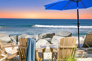 Property grounds - Cozy Beachfront Retreat with Private Spa - 1315-1 (Oceanside)