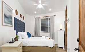 4 bedrooms, iron/ironing board, WiFi, bed sheets