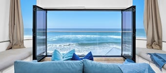 Stunning Waterfront Oasis P823-1