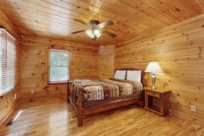 2 عدّة غرف نوم ومكواة/لوح كي وخدمة الإنترنت وملاءات أسرّة