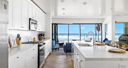 Beachfront Bliss - Panoramic Doors & Beach Access - 702-1
