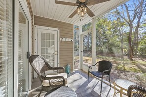 Terrace/patio - *TB 39A* Beautiful 3 bedroom ground floor condo at True Blue "Mulligan Marsh" (Pawleys Island)