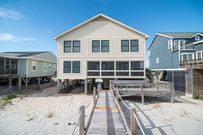 Exterior - Sandcastle Oceanfront PET friendly Rental South End Pawleys Amazing Views (Pawleys Island)