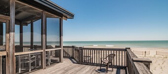 Porch Pawleys Island Gem, Oceanfront w/private creek dock Amazing Views