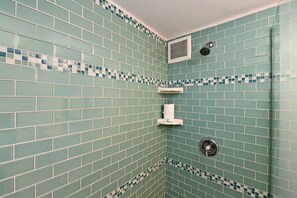 Shower, hair dryer, towels - Seas the day at Lahaina Roads 210 ocean front condo 1bd /1 ba Fantastic views (Lahaina)