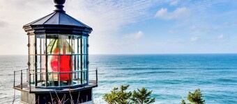 Huge dog-friendly castle with ocean-view decks 5 minutes to the beach