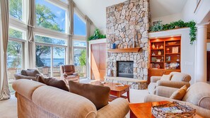 Smart TV, fireplace, DVD player