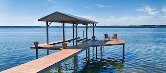Five Gates: Lakeside Paradise! Seneca Lake Luxury Home!