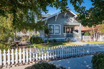 Poe House--Romantic Getaway or Perfect Family Gathering Place!