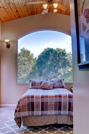 4 bedrooms, internet - Vin Rouge 51-Outstanding Westside Paso Robles Home with Tons of Character! (Paso Robles)