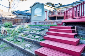 Property grounds - Vin Rouge 51-Outstanding Westside Paso Robles Home with Tons of Character! (Paso Robles)