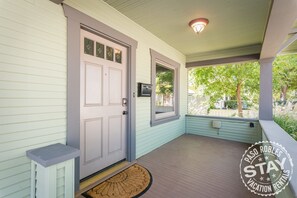 Exterior detail - Bungalow on Vine--Delightful Home in Perfect Downtown Location! (Paso Robles)