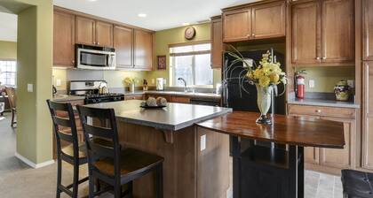 Sunset Summit - Spicy Wine Country Retreat!