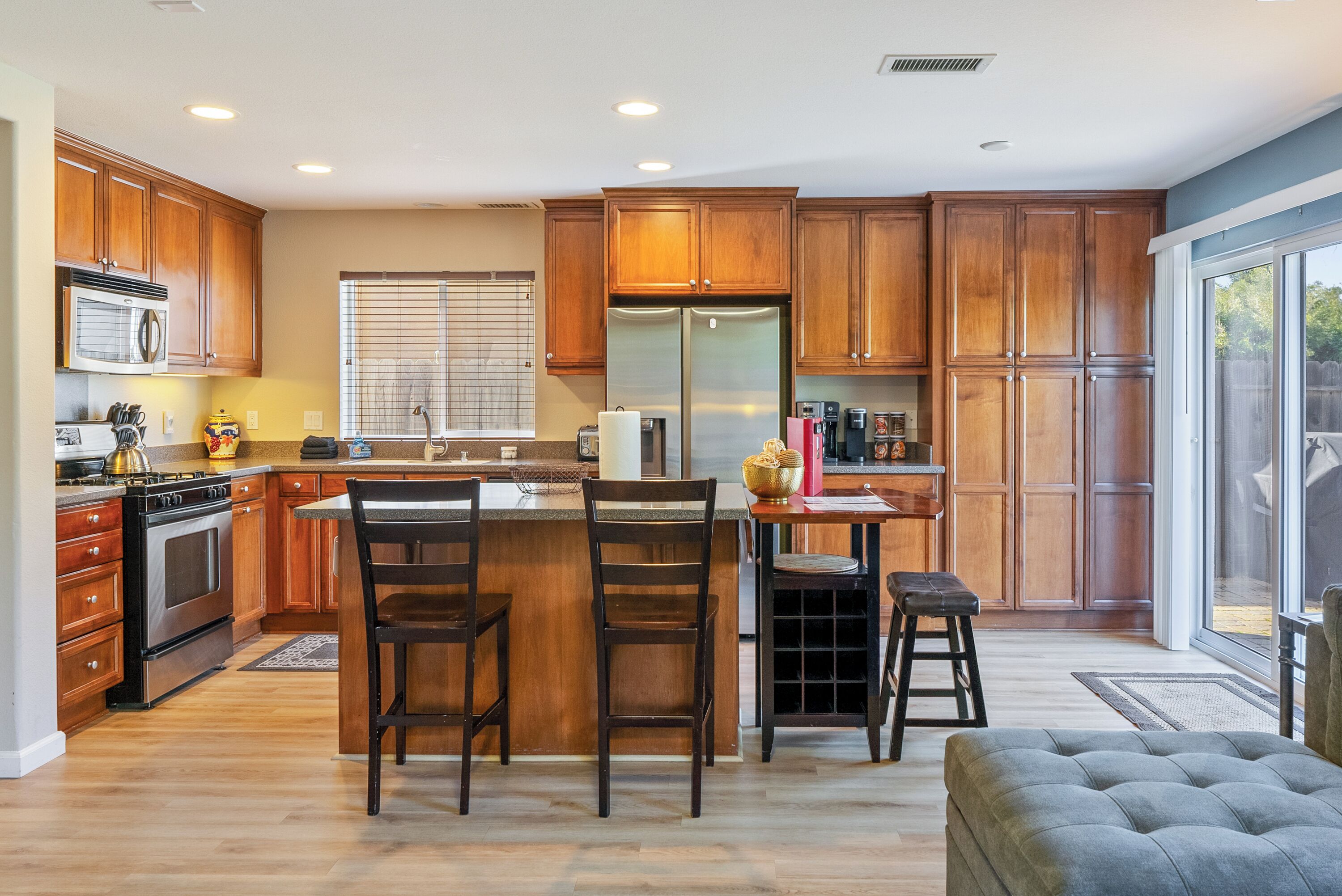 雪櫃、微波爐、爐具、洗碗機