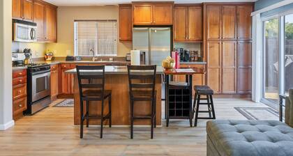 Sunset Summit--Spicy Wine Country Retreat!