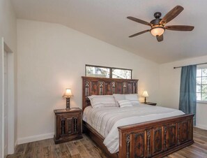 3 bedrooms, iron/ironing board, free WiFi, bed sheets
