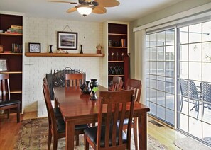Dining - Private Deck + Hillside Views | Paso Robles Wine Country | COF House (Paso Robles)
