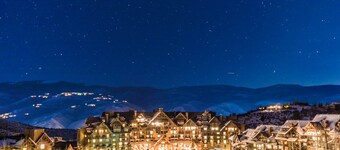 Precioso, verdadero condominio con entrada de esquí en Bear Paw Lodge con piscina en el lugar y bañera de hidromasaje