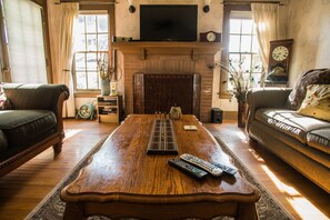 Een televisie en een dvd-speler