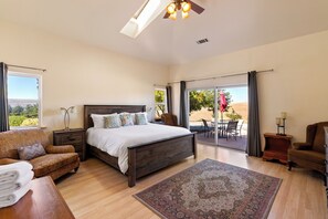 4 bedrooms, WiFi - Uvae--Endless Views and Endless Privacy in Paso Robles Wine Country! (Paso Robles)