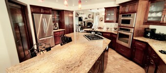 Candlewood Creek-Minutes from Downtown Paso Robles - Pool and Pet-Friendly!