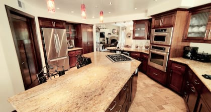 Candlewood Creek-Minutes from Downtown Paso Robles - Pool and Pet-Friendly!