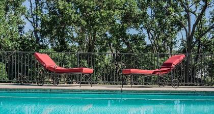 Pool Lemmikkiystävällisen hauskaa ja kätevyys minuutin päässä keskustasta Paso Robles