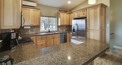 Outdoor Dining + Full Kitchen | Downtown Paso Robles | Olive Alley