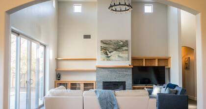Oak View Patio + Chef's Kitchen | Near Downtown Paso | Paso Dream
