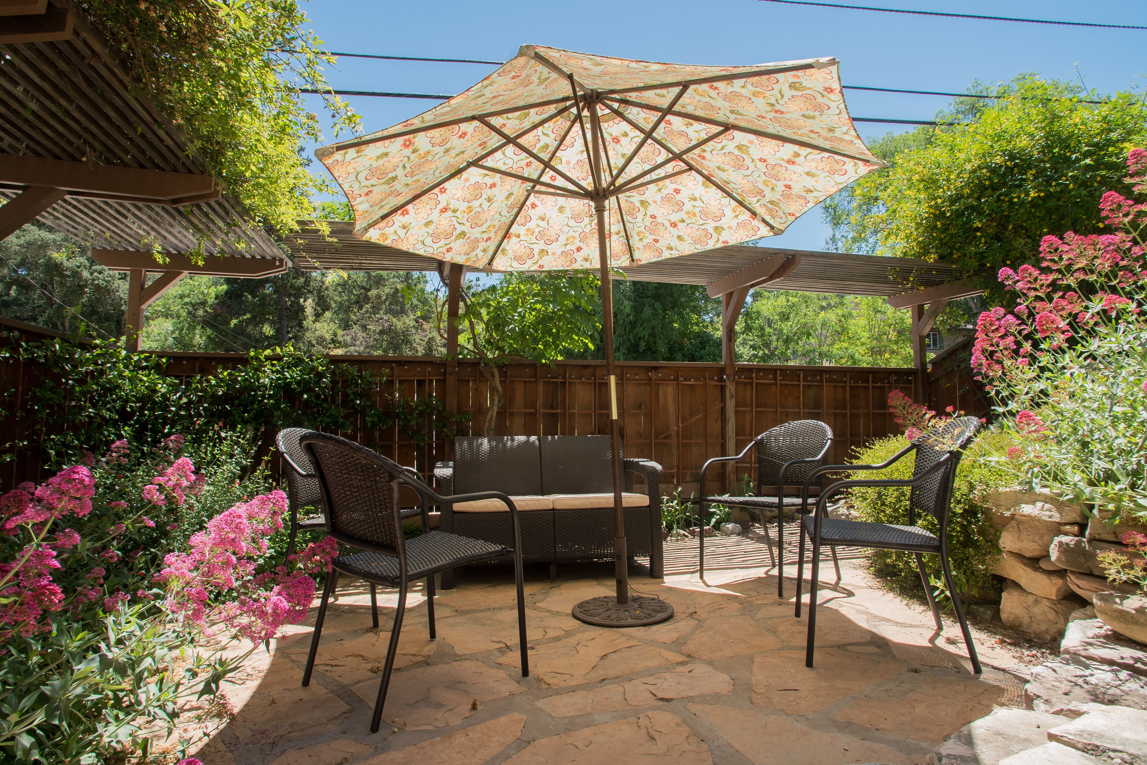 Vintage Paso--Gateway to Paso Robles Wineries and Downtown Tasting Rooms!