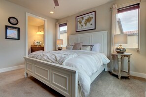 5 bedrooms, iron/ironing board, WiFi, bed sheets - Spacious Home with Shared Two-Tiered Pool & Huge Hot Tub, Free WiFi (Santa Clara)
