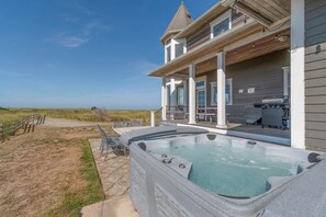 Terrace/patio - AMAZING OCEAN VIEW, Pets Ok, HOT TUB, VBall, Pool & Ping Pong Table (Knole) (Long Beach)