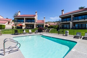 Pool - Lakefront condo with amazing views, pool, hot tub, beach access, and fireplace (Chelan)