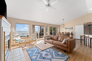 TV, fireplace, Netflix, DVD player