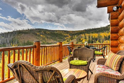 7 Mi to Granby Ranch: Secluded Cabin w/ Mtn Views!