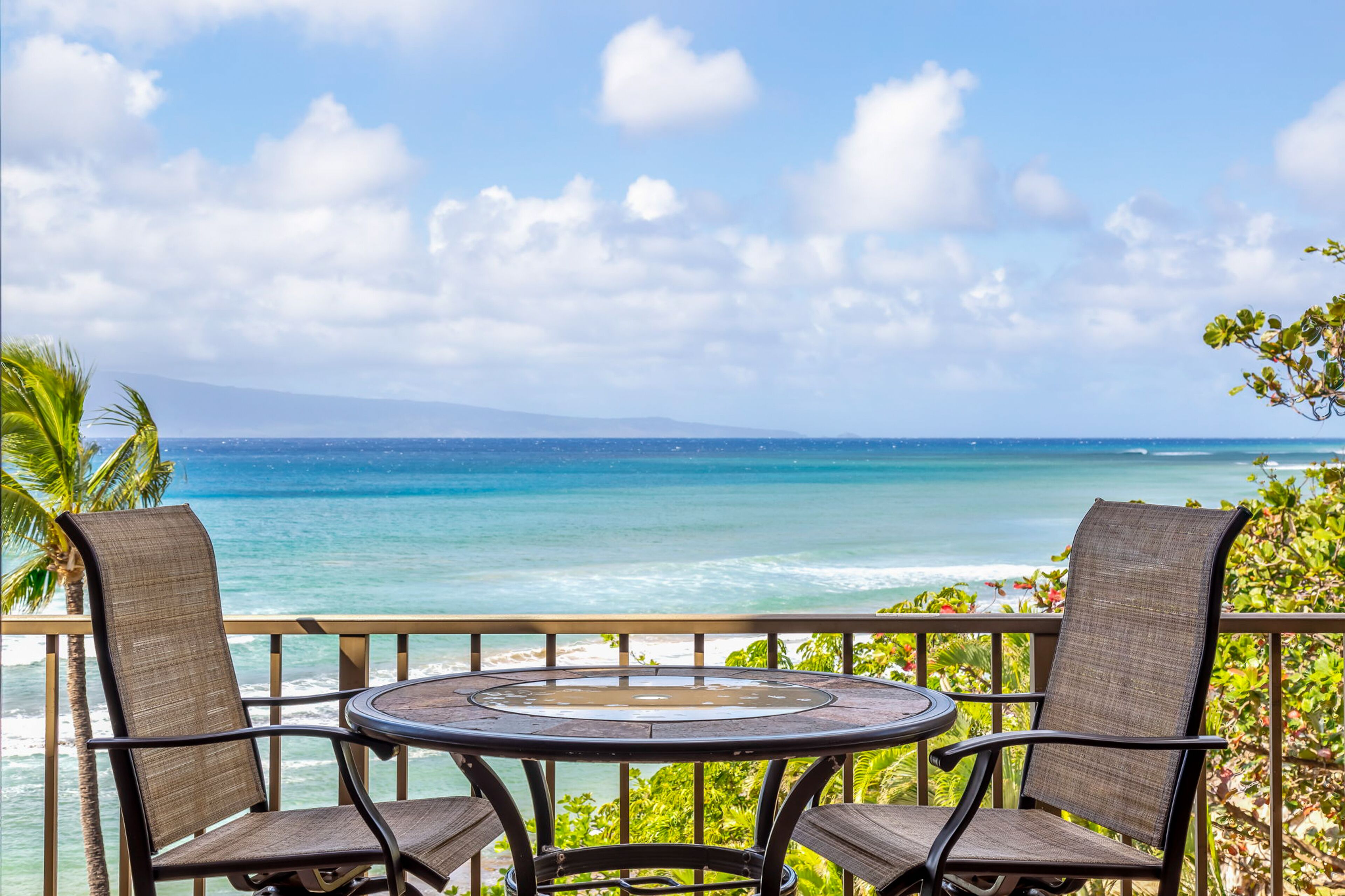 Waterfront Condo with Resort Pool & Hot Tub - Short Drive to Lahaina